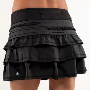lululemon athletica Black Ruffled Women's Skirt size 4